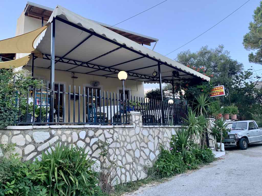 vacances corfou autour de villa voukithro taverne