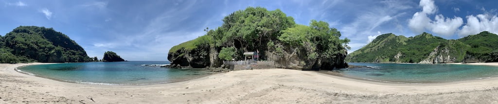 Koka Beach Flores Indonesia panorama