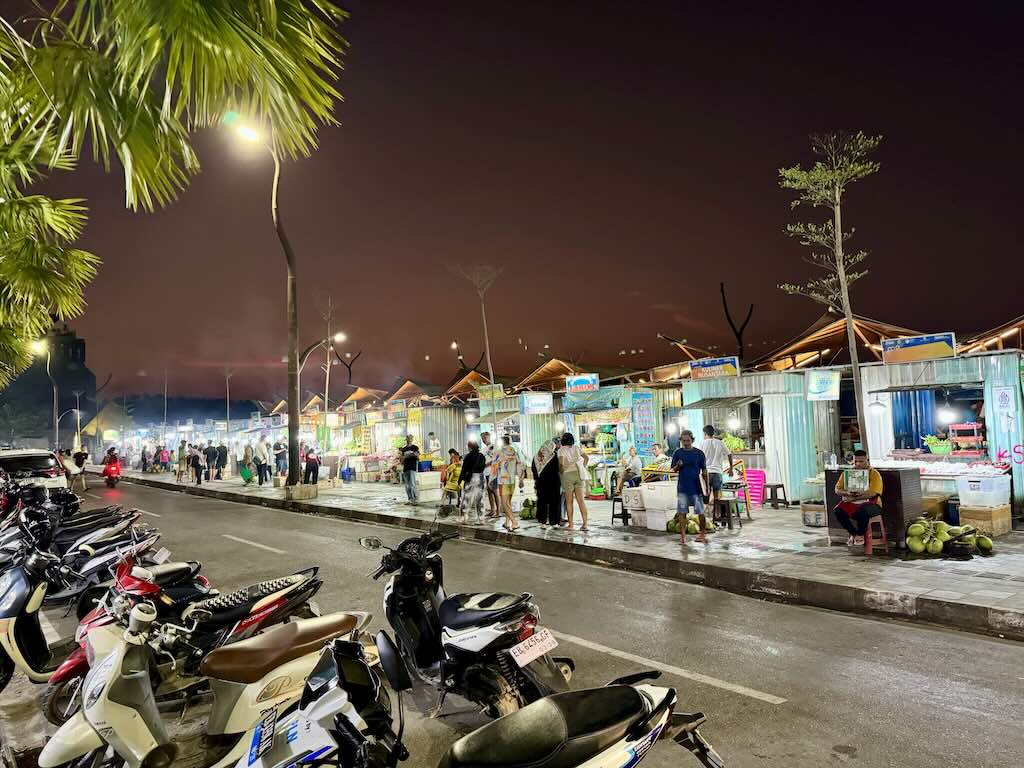 Labuan Bajo night market