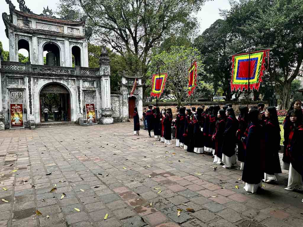 Litterature Temple Hanoi Vietnam