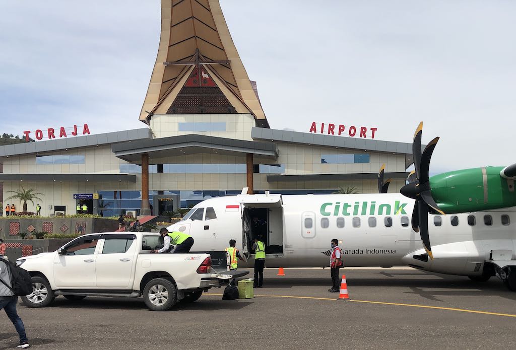 get around travel in indonesia by plane Toraja airport