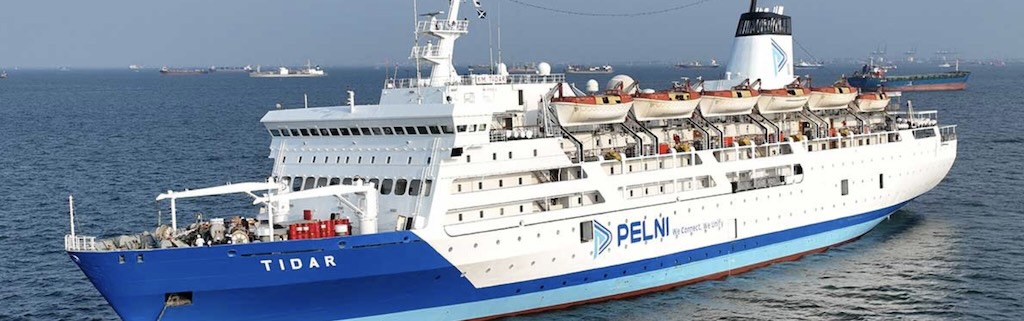 leave labuan bajo by pelni cruise ship