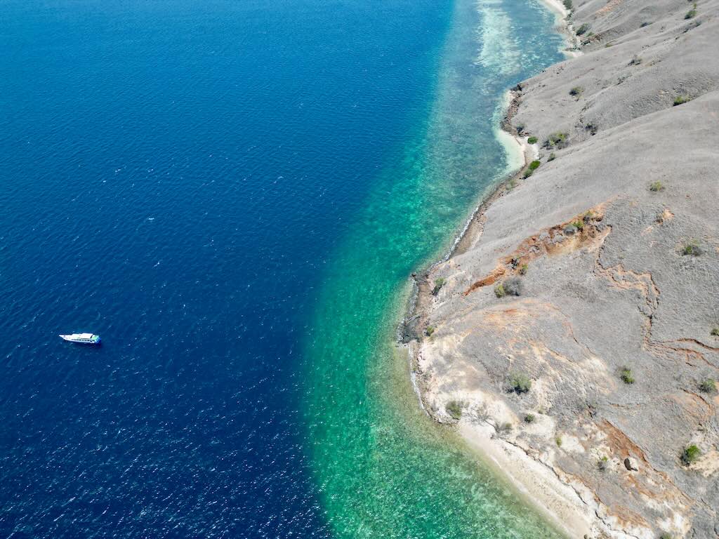 police corner komodo dive site
