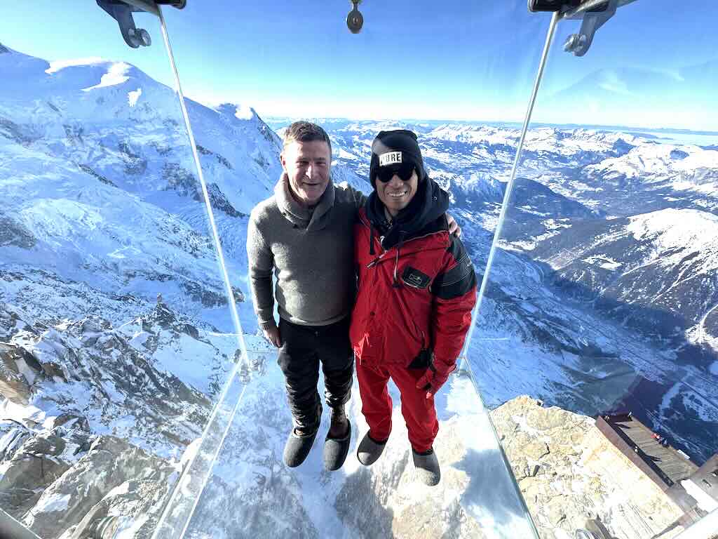 step into the void skywalk aiguille du midi alps moutain