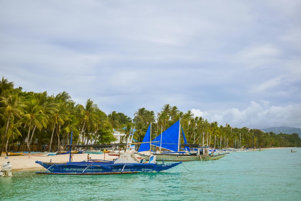 Boracay beach photo pexels Darwin Frivaldo