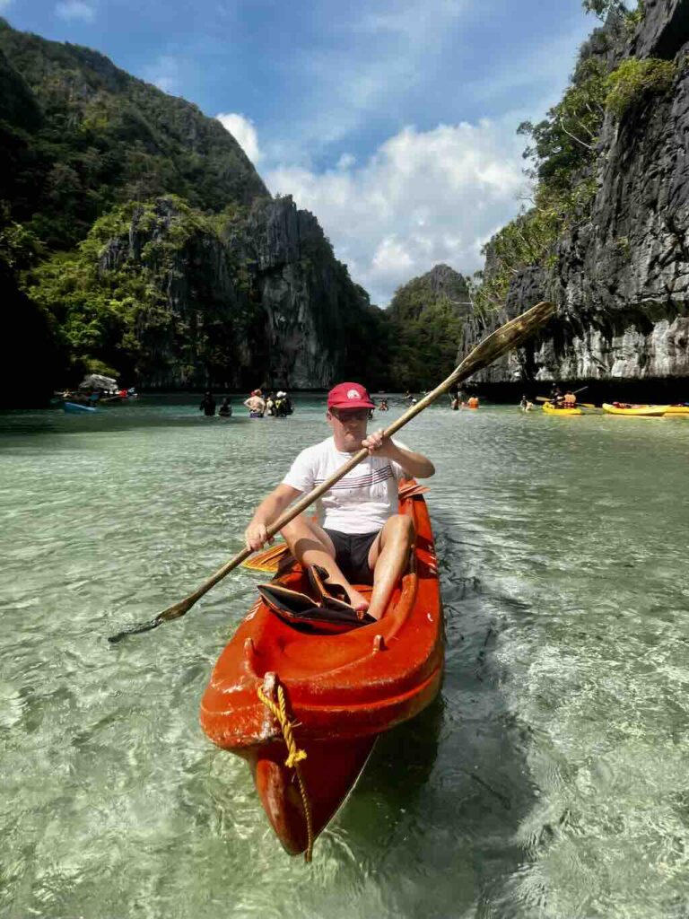 kayaking in El Nido Palawan