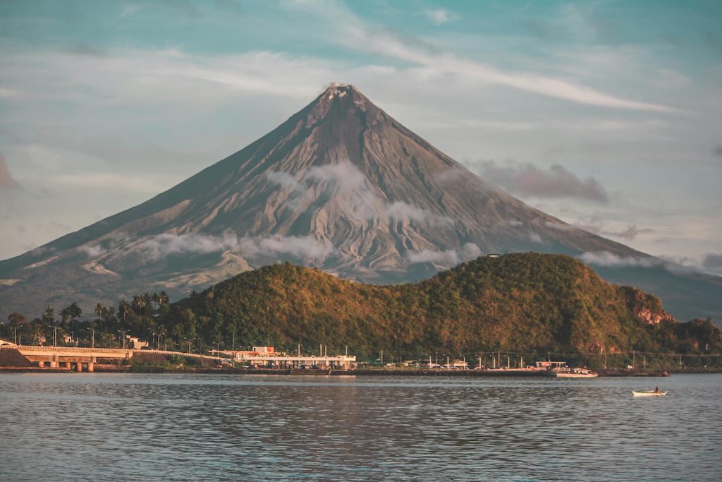 mayon volcano pexels chriz luminario