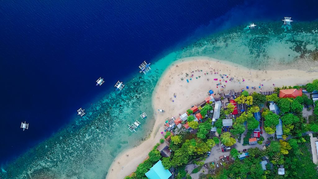 oslob cebu photo tirachard kumtanom