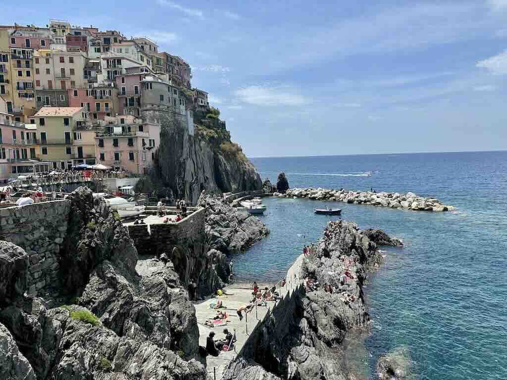 swimming manarola italy