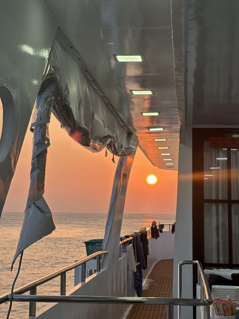 liveboard sunset similan islands thailand