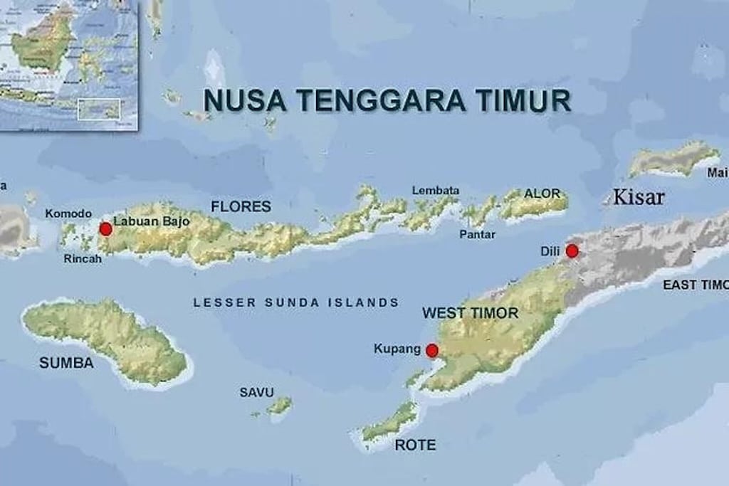 Peta lokasi Pulau Flores di Indonesia bagian timur dekat Komodo dan Bali