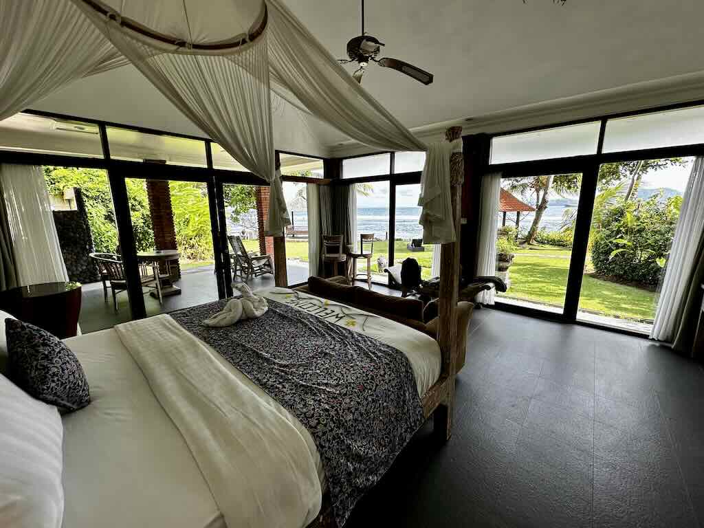 Sea Breeze Candidasa, um hotel à beira-mar em Mendira Beach, perto de Padang Bai, Bali