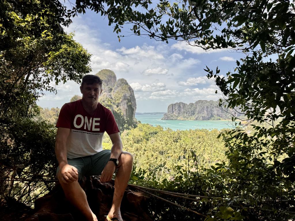 Blick vom Railay-Viewpoint über die Mangroven von Railay East