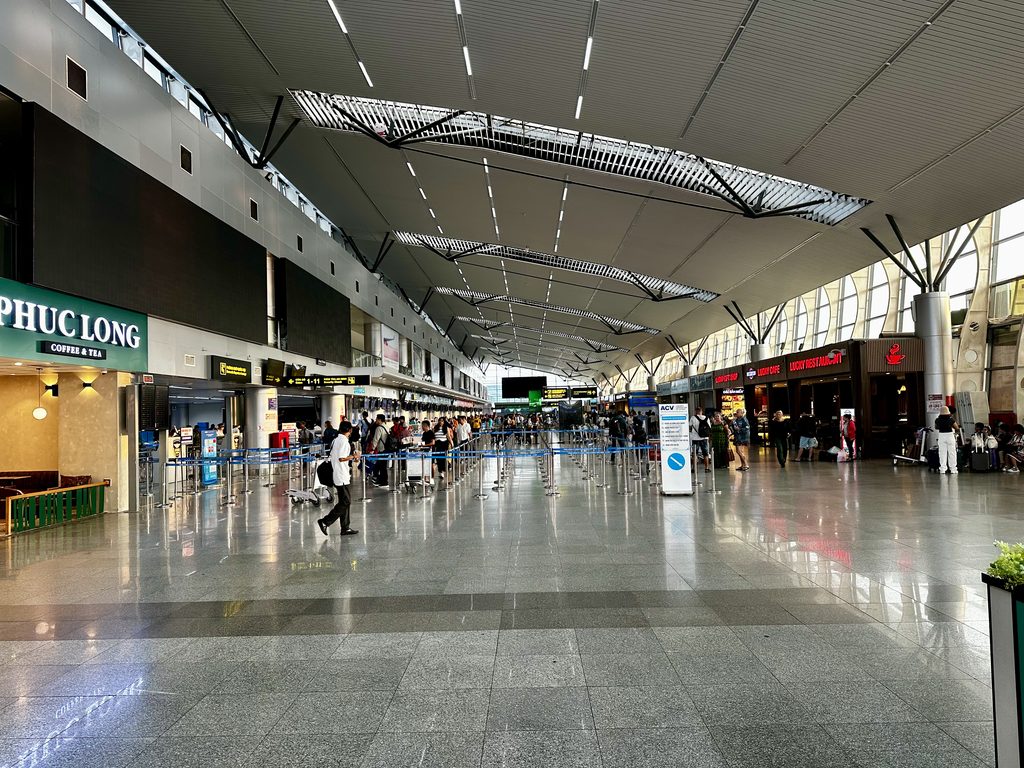 Ruang keberangkatan Bandara Internasional Da Nang