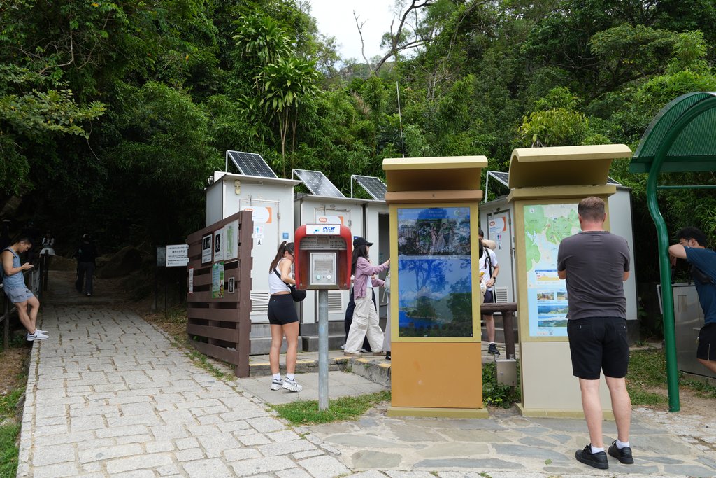 石澳道土地湾龙脊步道起点的信息站