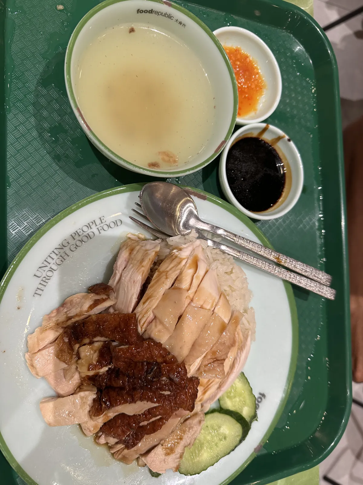 Hainanese kiprijst in de foodcourt in het souterrain van Jewel Changi Airport
