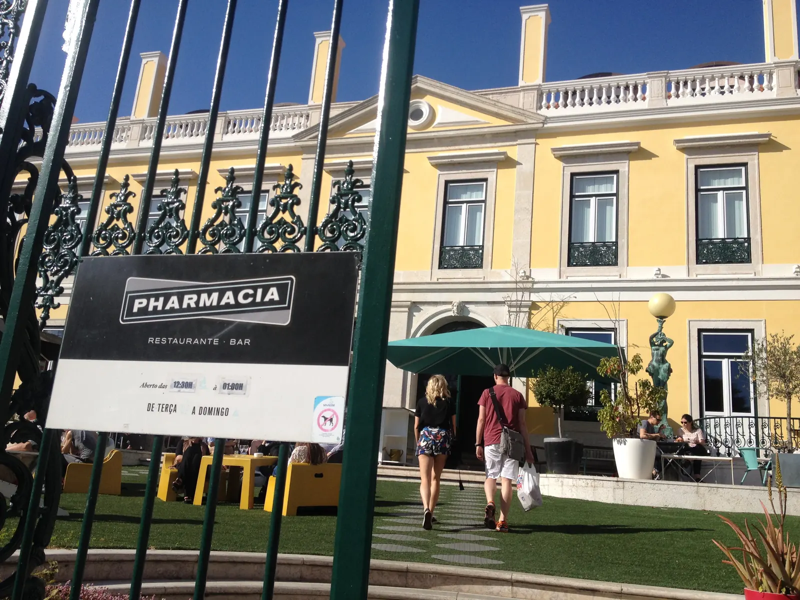 The entrance of the Pharmácia restaurant in the yellow palace of the Pharmacy Museum, Lisbon