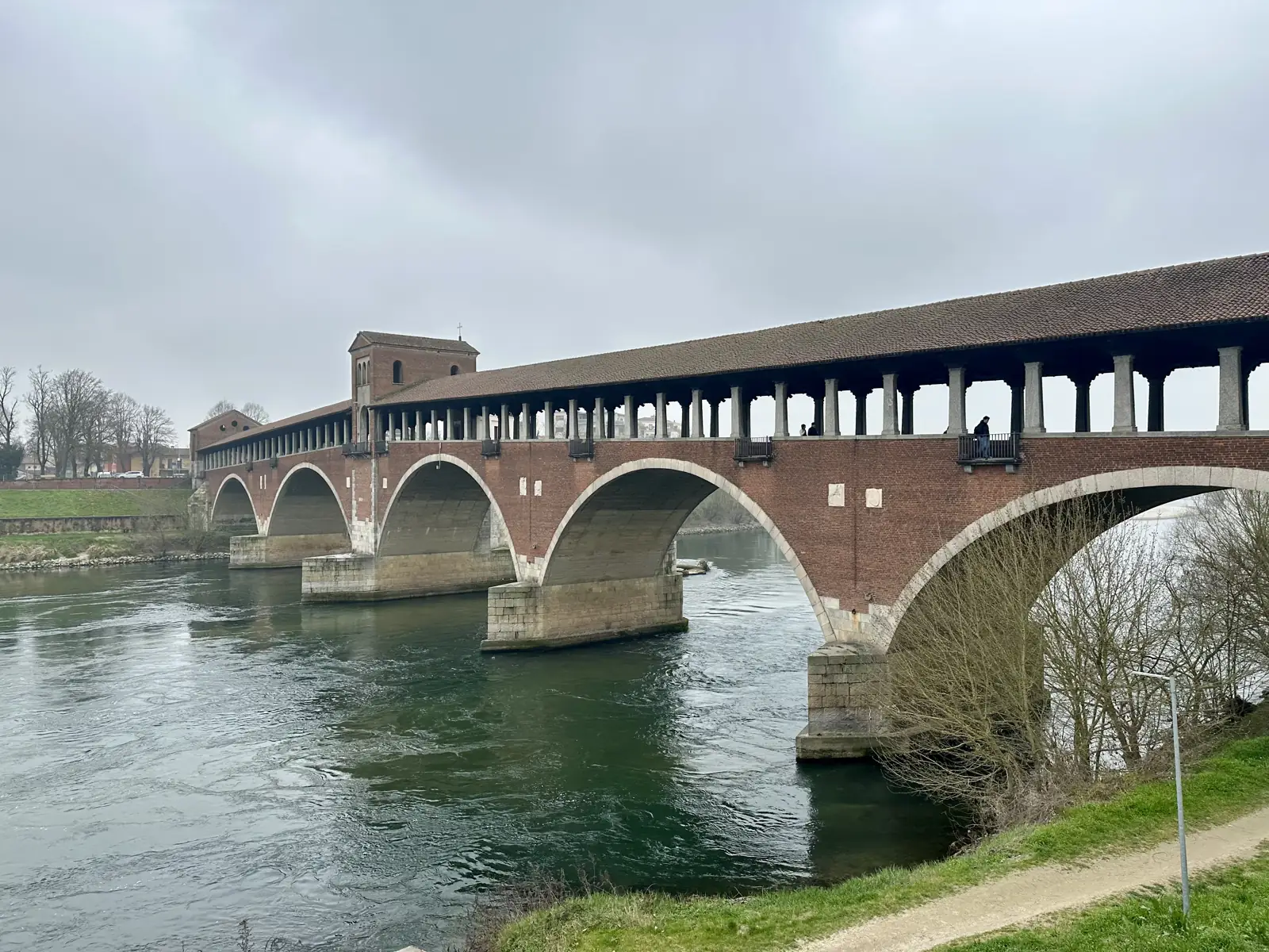 帕维亚提契诺河上的廊桥(Ponte Coperto)