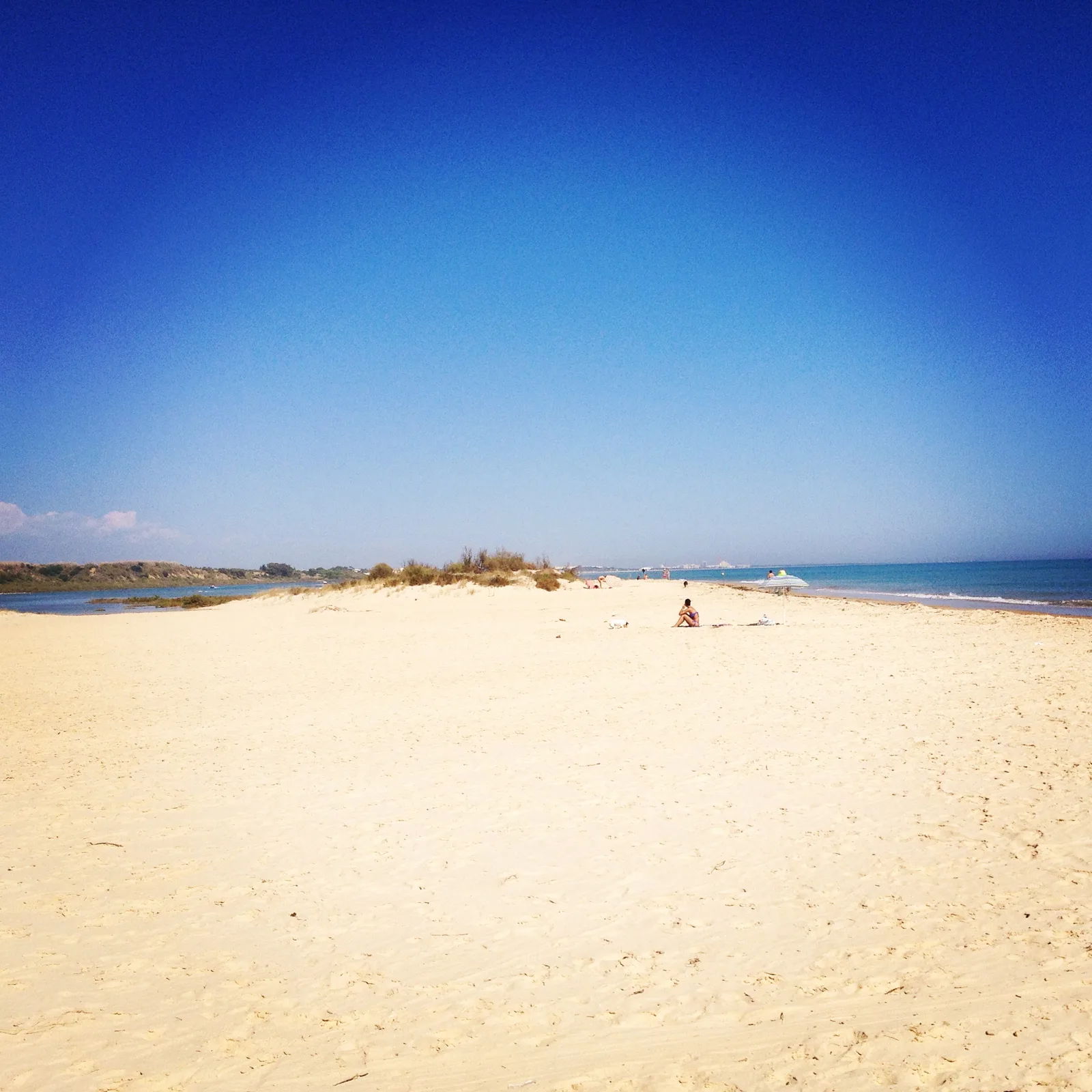 The wide empty sand of the Praia de Cacela Velha