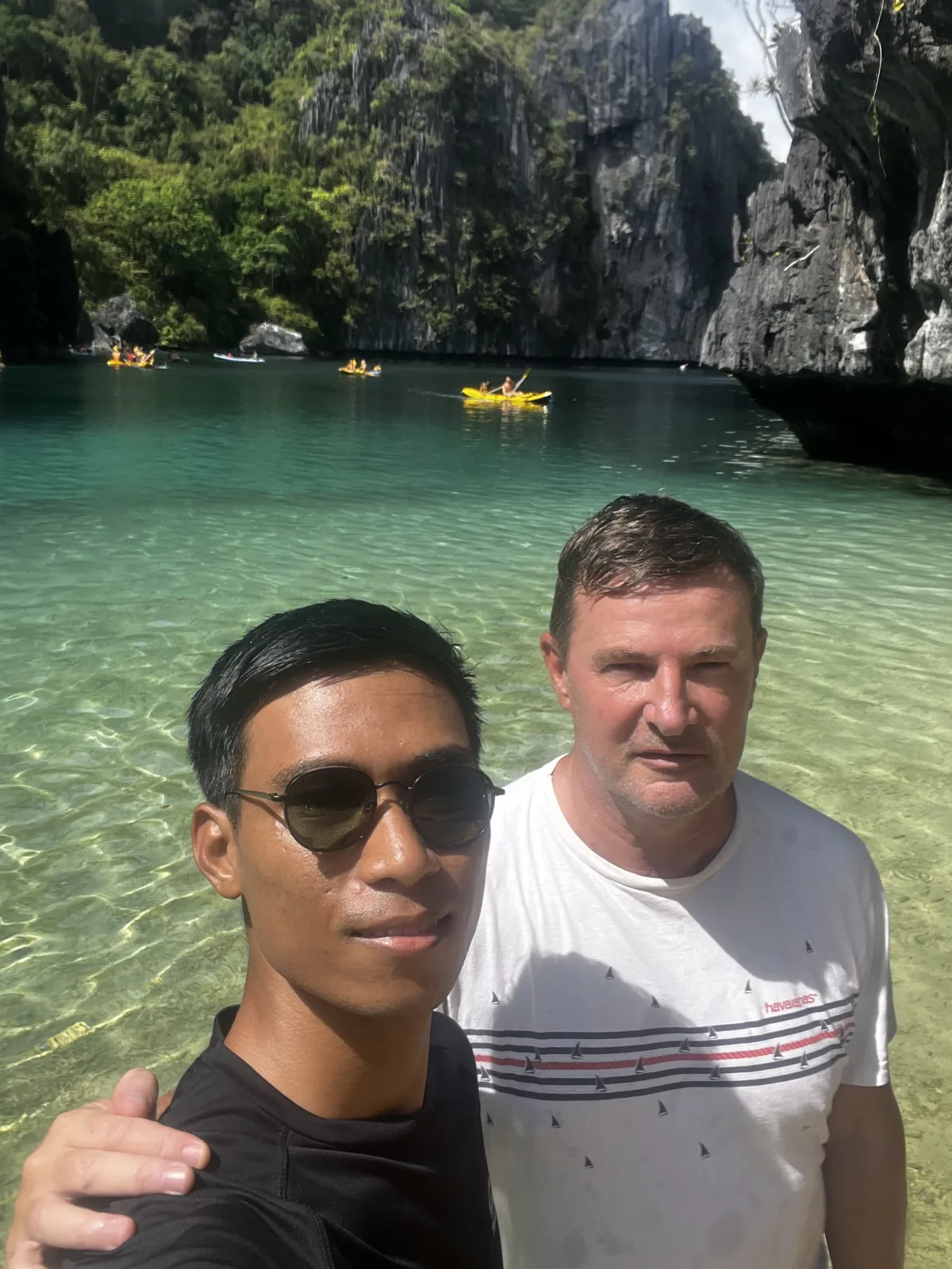 Roy e Blaise Jaeger nella Big Lagoon dell’isola di Miniloc a El Nido