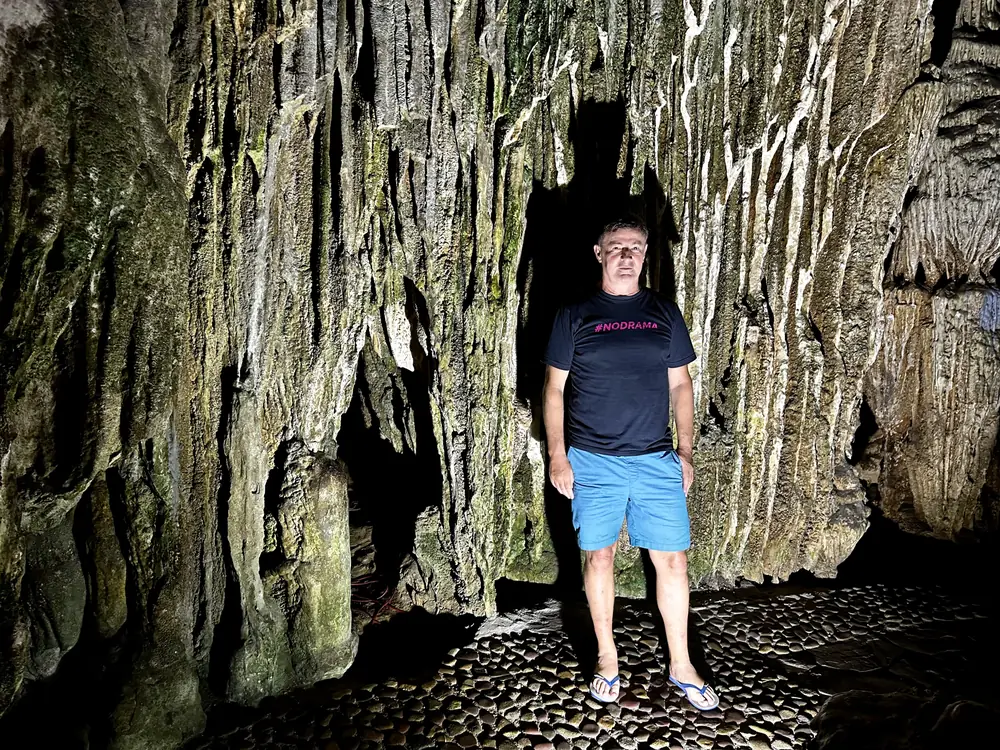 In de Sung Sot-grot (Verrassingsgrot), Halongbaai