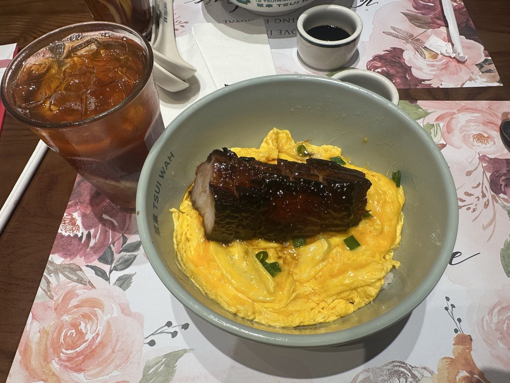 香港翠华餐厅的一碗叉烧炒蛋饭